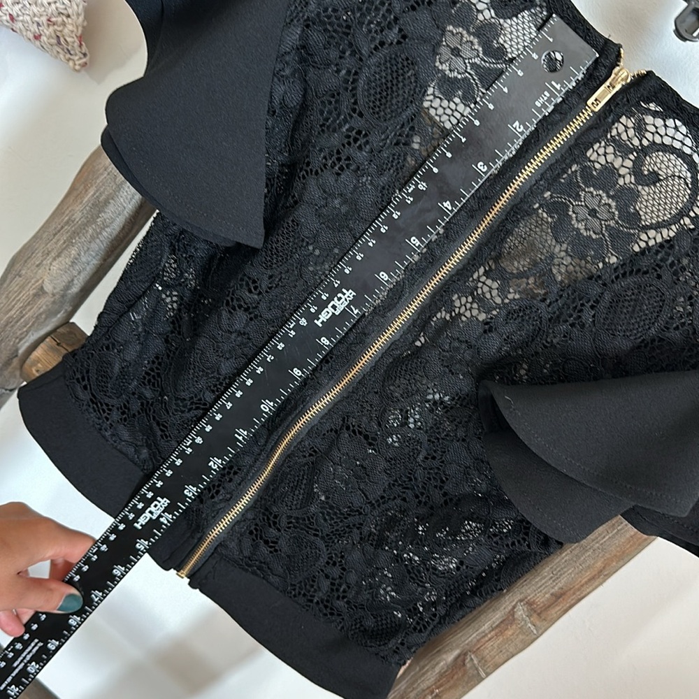 Amanza Ruffle Sleeve Black Lace Blouse / Size Small - Picture 10 of 10